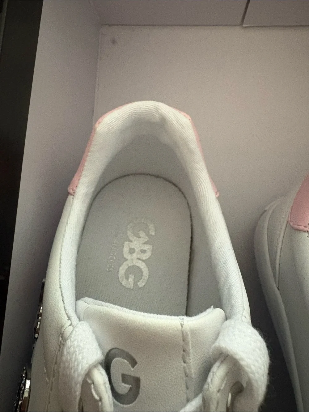Guess GBG Los Angeles Bling Tennis Shoes NWT.size 6 1/2